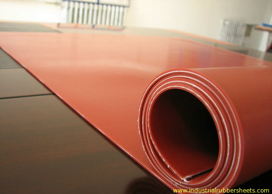 Темный - красный теплостойкий лист Rolls силиконовой резины усиленный для того чтобы ввести ткань 1PLY